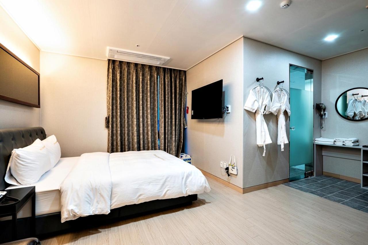 Siheung Seoul Tourist Hotel Екстер'єр фото