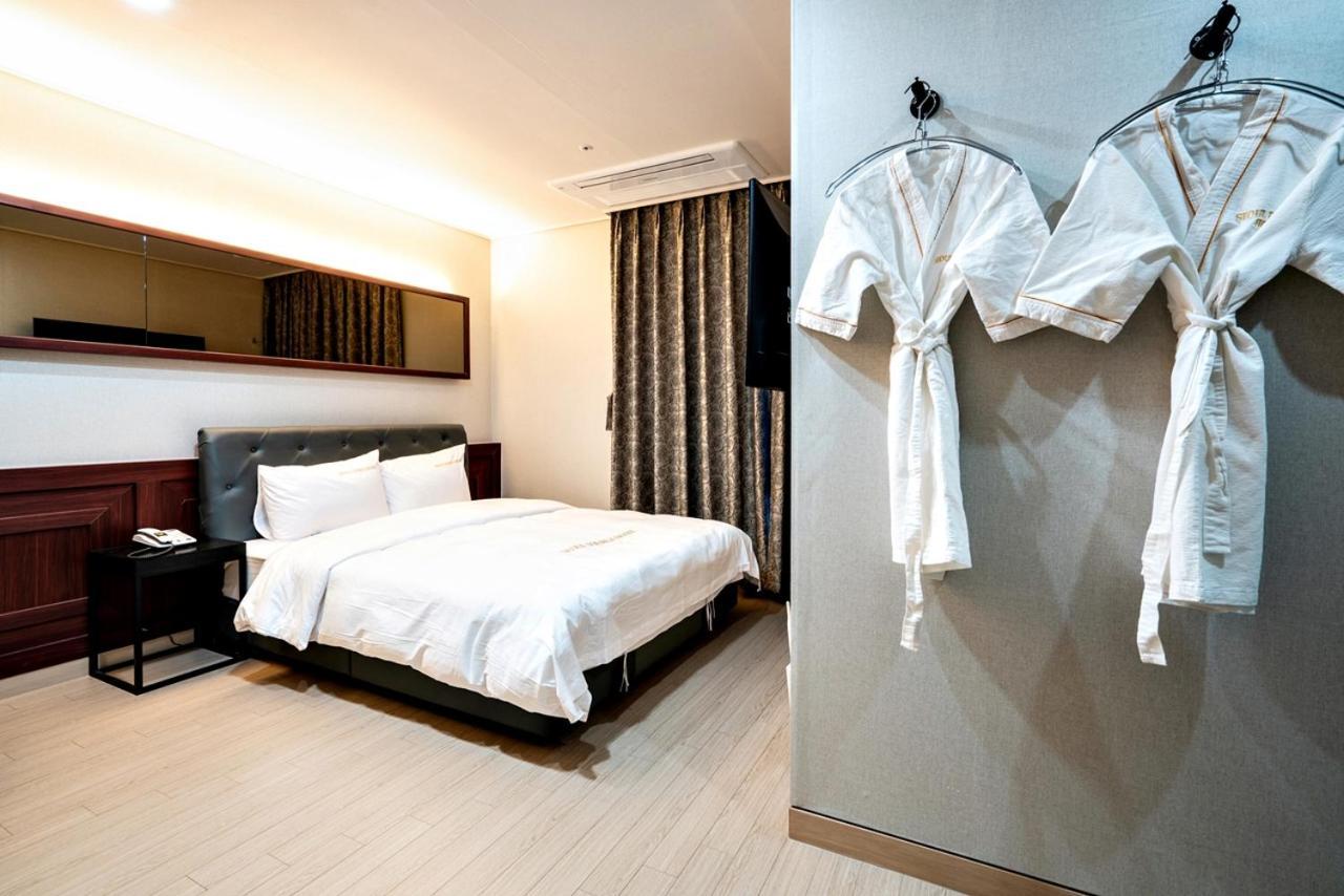 Siheung Seoul Tourist Hotel Екстер'єр фото