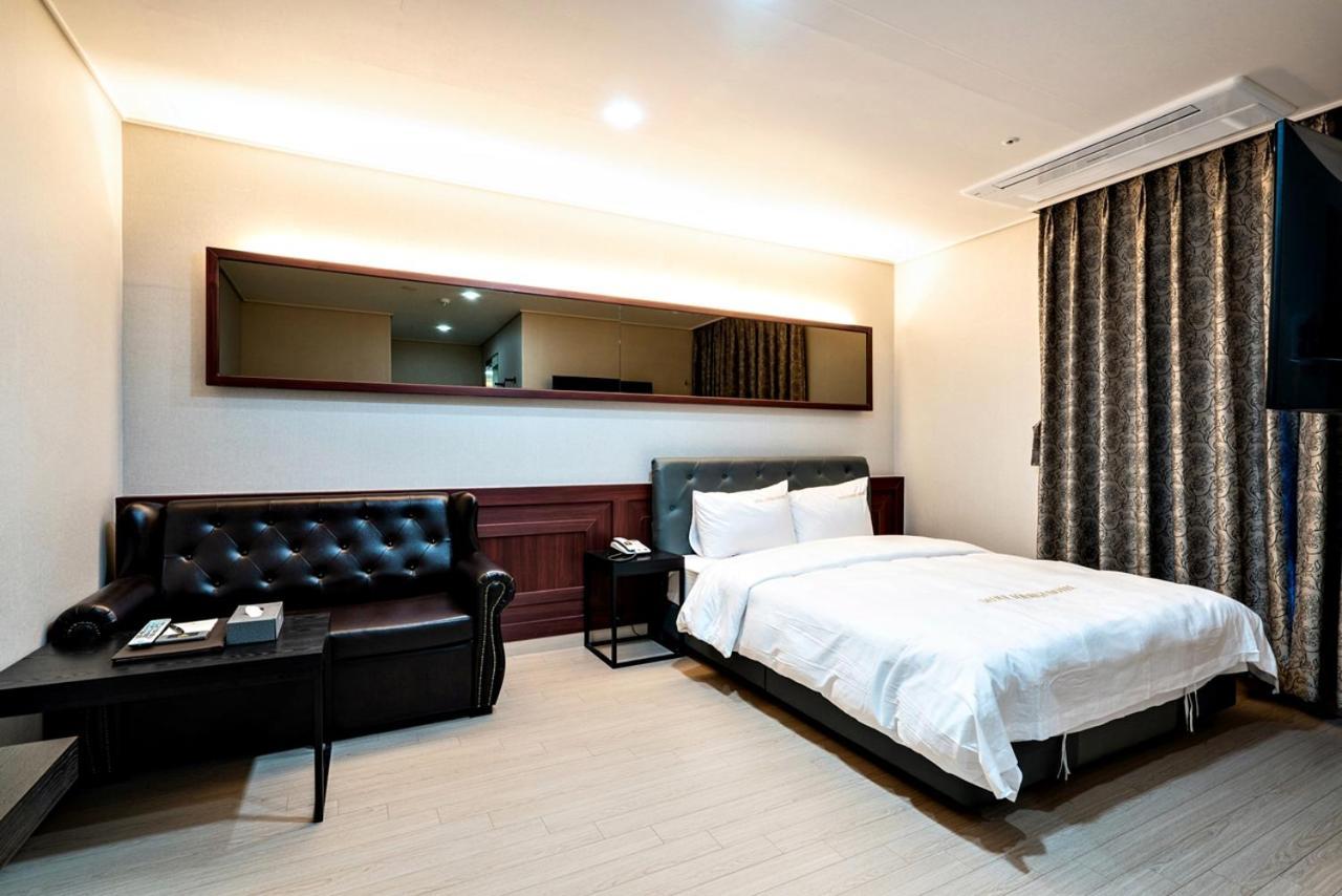 Siheung Seoul Tourist Hotel Екстер'єр фото