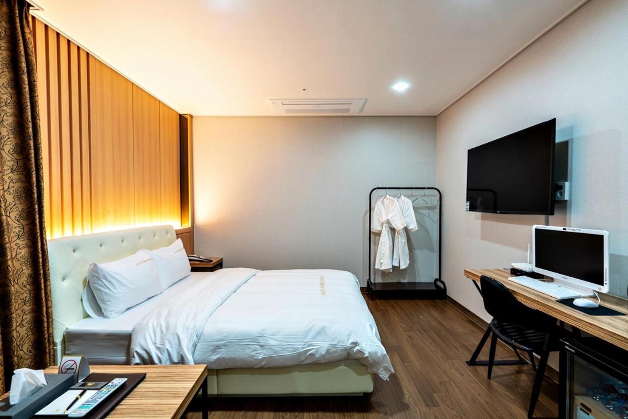 Siheung Seoul Tourist Hotel Екстер'єр фото