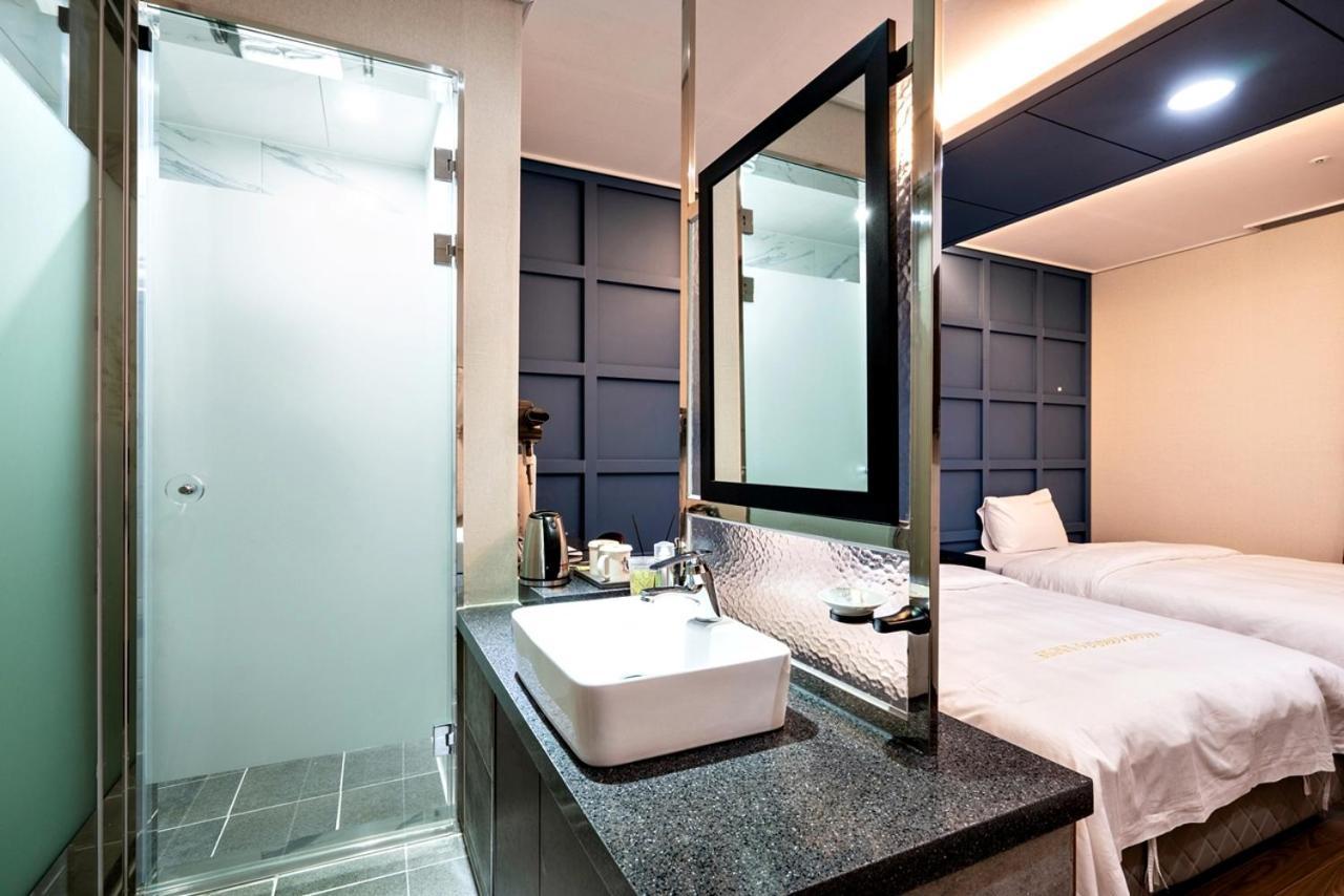 Siheung Seoul Tourist Hotel Екстер'єр фото