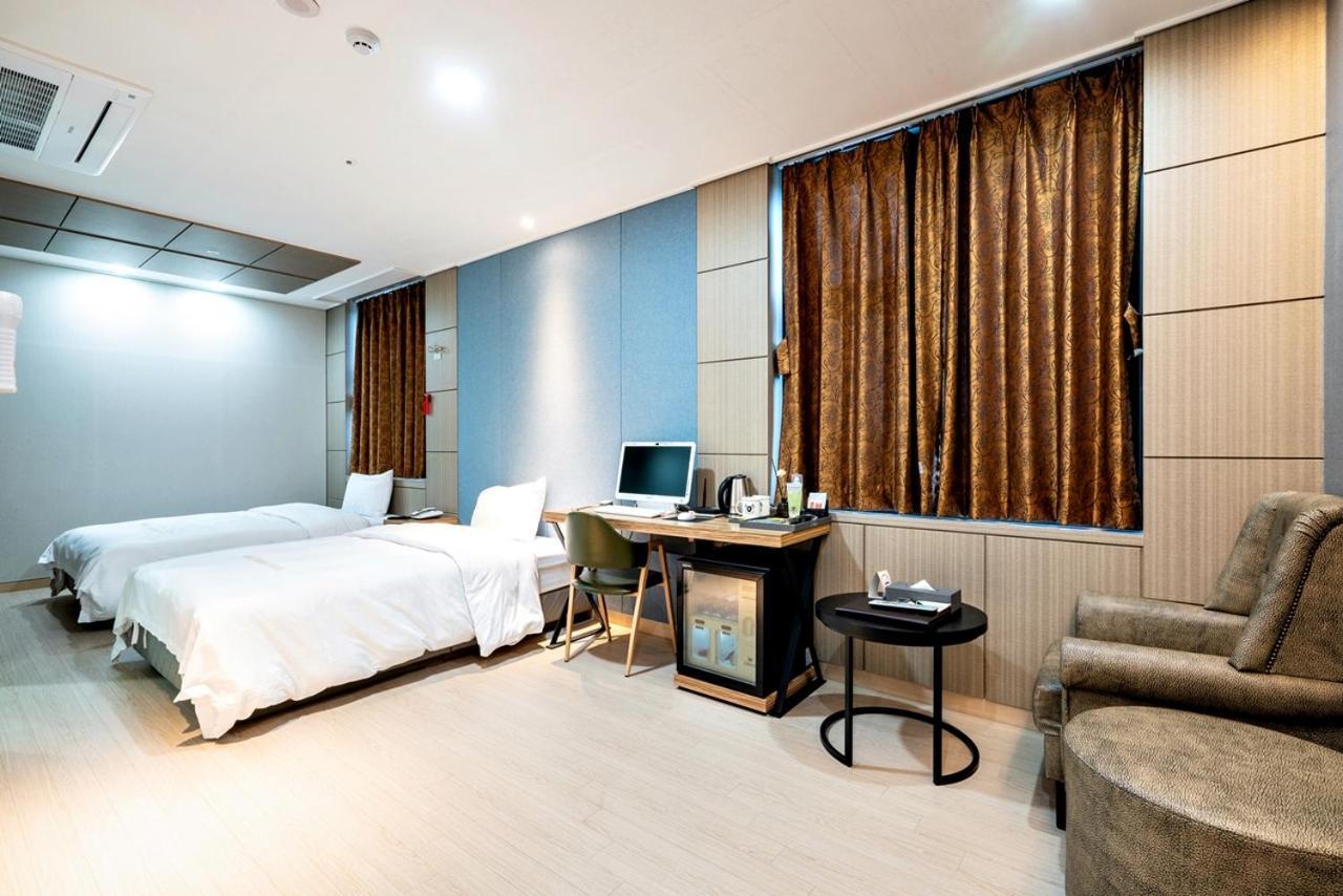 Siheung Seoul Tourist Hotel Екстер'єр фото